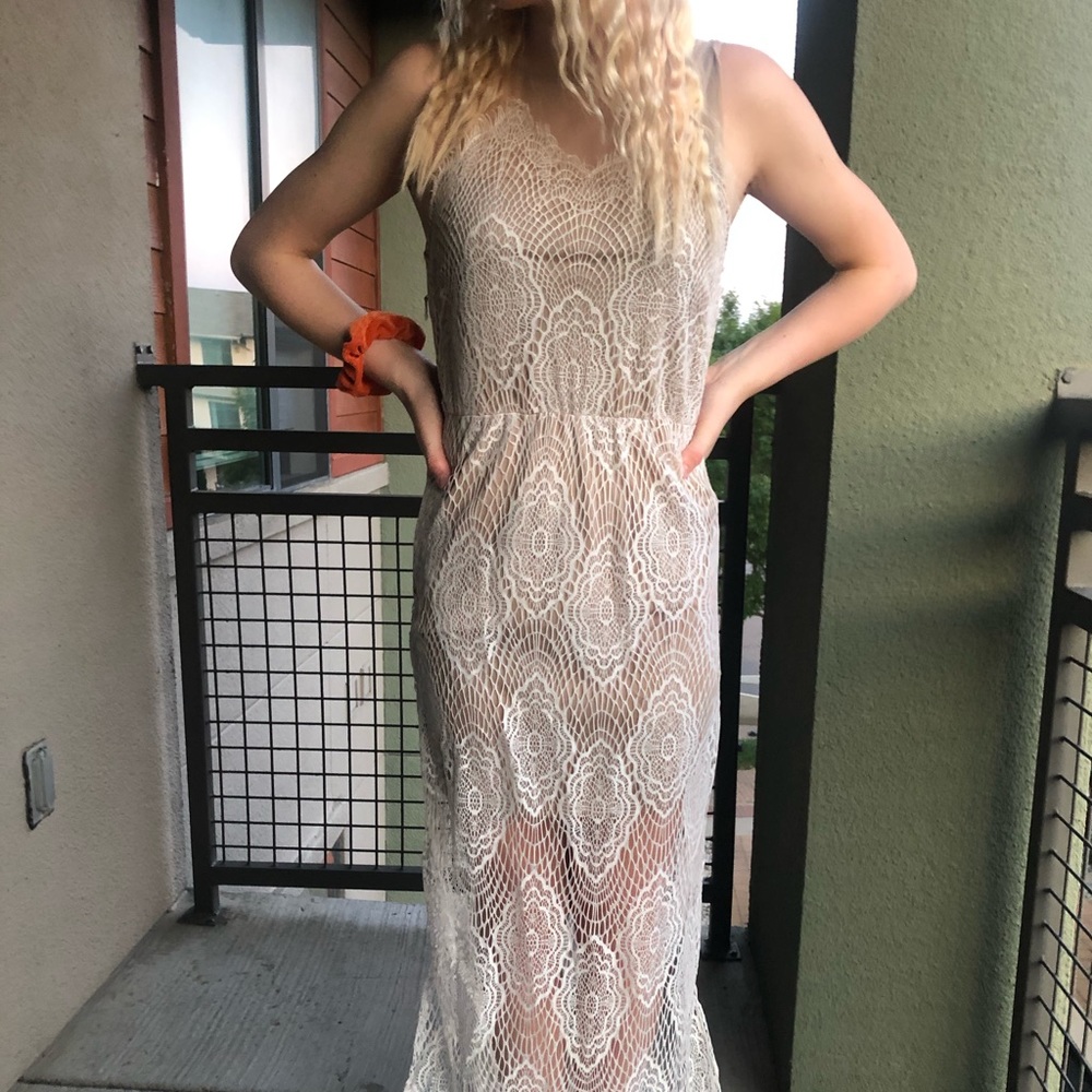 Super pretty formal dress!
